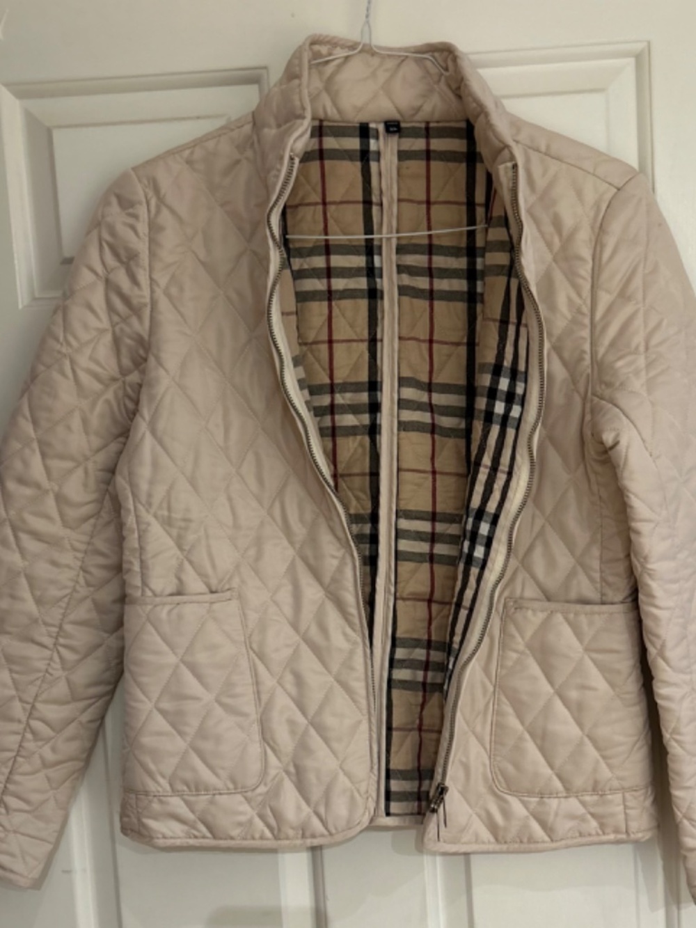Burberry London Off-White Quilted Light Jacket with Patch Pockets - Picture 11 of 13